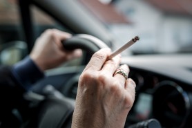Vești proaste pentru fumători. Țigările se scumpesc din nou